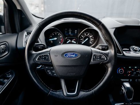 Used 2019 Ford Escape Titanium image 17