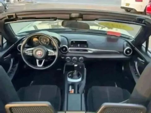 Used 2018 FIAT 124 Spider Classica RWD image 30