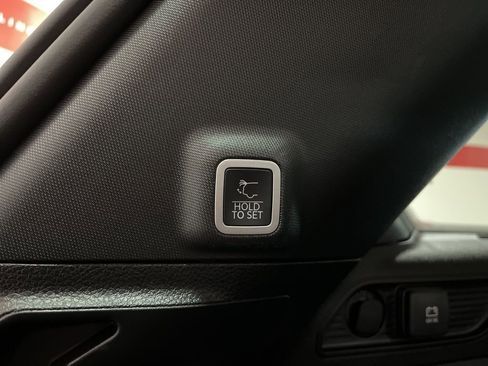 Used 2023 Jeep Grand Cherokee Altitude image 15