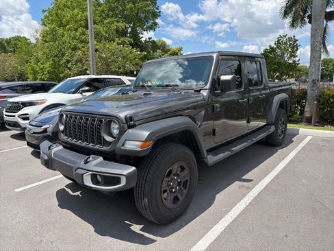 Used 2025 Jeep Gladiator Sport AWD/4WD image 1
