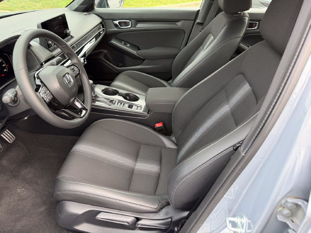 Used 2024 Honda Civic Sport image 3