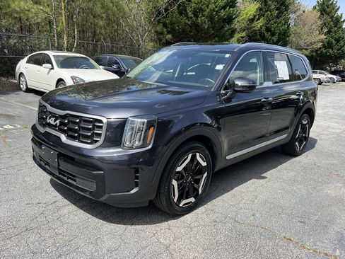 Used 2025 Kia Telluride S FWD image 3