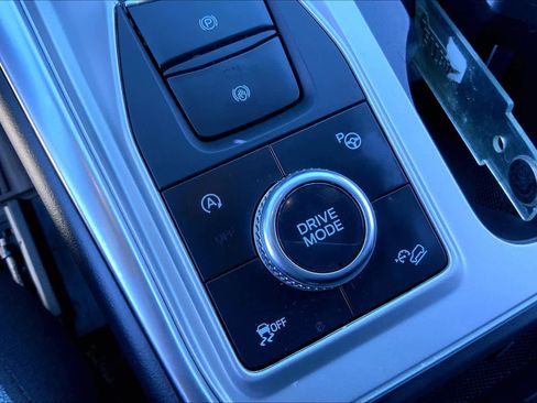 Used 2020 Ford Explorer ST image 33