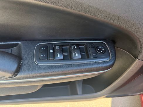 Used 2018 Chrysler 300 Touring w/ Sport Appearance Package image 13