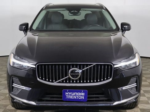 Used 2023 Volvo XC60 B5 Plus AWD/4WD image 13
