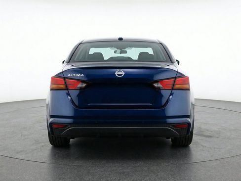 Used 2025 Nissan Altima 2.5 SV FWD image 7