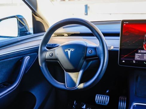 Used 2024 Tesla Model Y Performance image 16