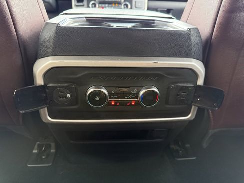 Used 2023 Ford Expedition Limited image 45
