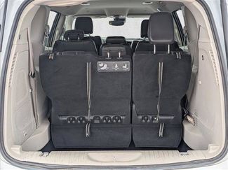 Used 2021 Chrysler Pacifica Touring-L w/ Uconnect Theater Family Group FWD video 4