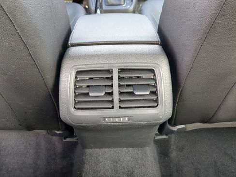 Used 2018 Volkswagen Golf S image 29