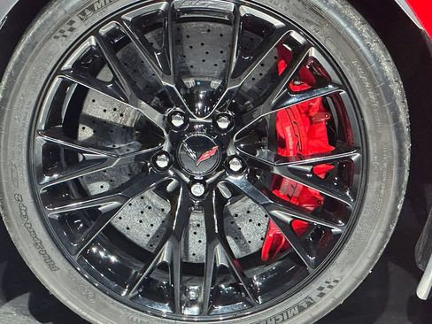 Used 2016 Chevrolet Corvette Z06 w/ Z07 Performance Package RWD image 11