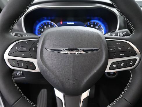 New 2026 Chrysler Pacifica Select image 24