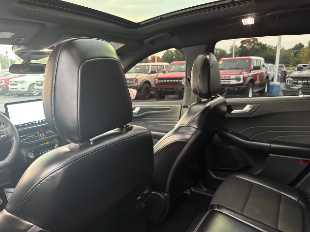 Used 2024 Ford Escape ST-Line w/ Tech Pack #1 AWD/4WD image 29