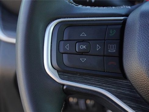 Used 2023 Jeep Wagoneer L Series III w/ Preferred Equipment Group image 29