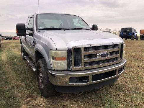 Used 2010 Ford F250 4x4 SuperCab Super Duty image 7