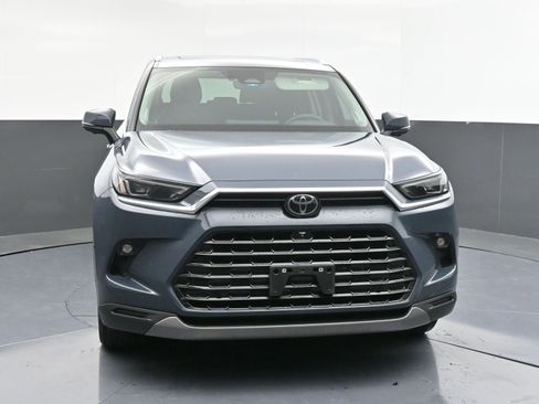 Used 2025 Toyota Grand Highlander AWD image 2