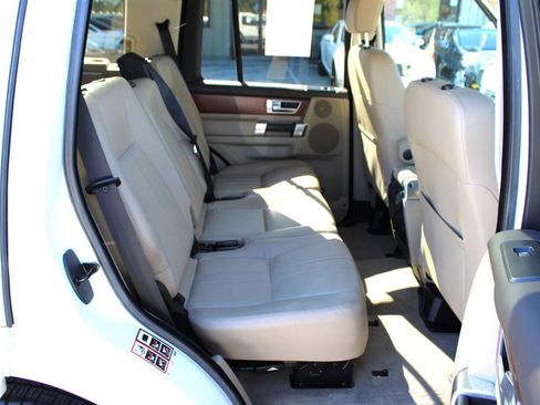 Used 2016 Land Rover LR4 HSE image 22