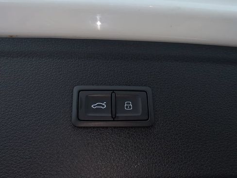 Used 2023 Audi Q5 2.0T Premium w/ Convenience Package AWD/4WD image 11