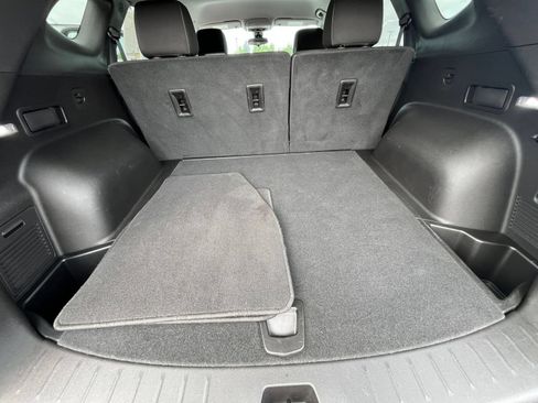 Used 2025 Chevrolet Blazer LT FWD image 31