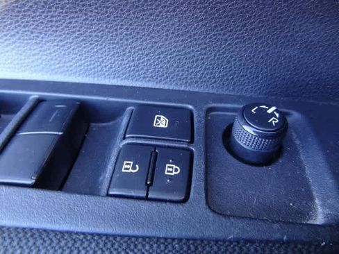 Used 2023 Toyota Corolla LE image 8