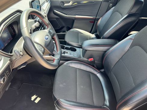 Used 2025 Ford Escape ST-Line FWD image 17