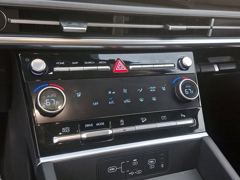 Used 2025 Hyundai Santa Fe SEL image 15