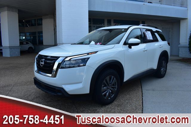 Used 2024 Nissan Pathfinder SV AWD/4WD image 5