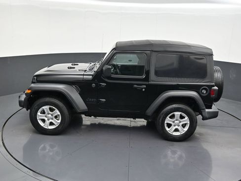 Used 2022 Jeep Wrangler Sport AWD/4WD image 15