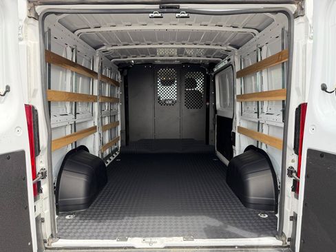 Used 2025 RAM ProMaster 2500 w/ U-Haul Equipment Group FWD image 6