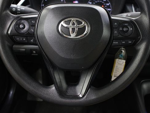 Used 2025 Toyota Corolla LE FWD image 21