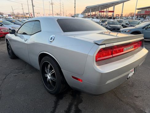 Used 2012 Dodge Challenger R/T image 3