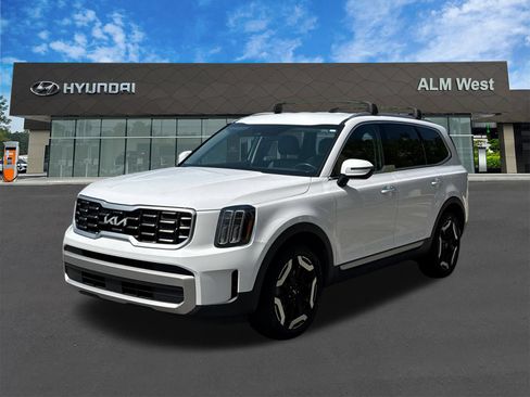 Used 2023 Kia Telluride S FWD image 1