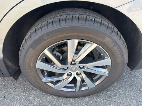 Used 2024 Chevrolet Equinox Premier AWD/4WD image 12