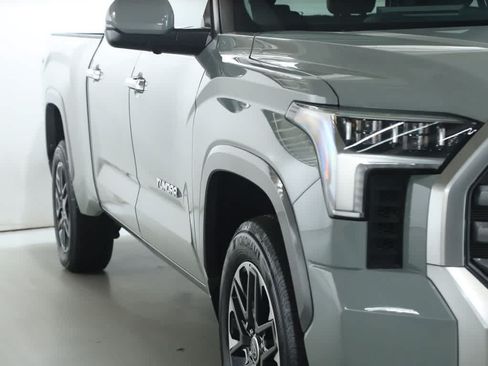 Used 2024 Toyota Tundra Limited AWD/4WD image 8
