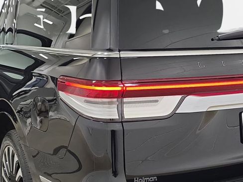 Used 2023 Lincoln Navigator L Black Label image 31