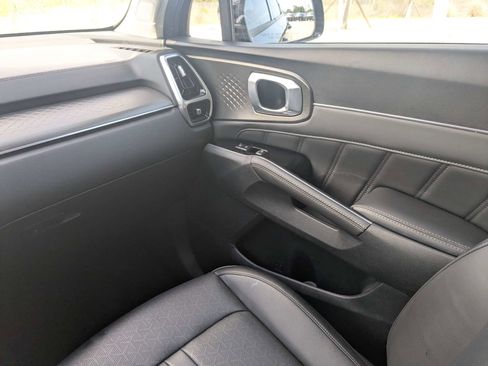 Used 2023 Kia Sorento SX FWD image 22