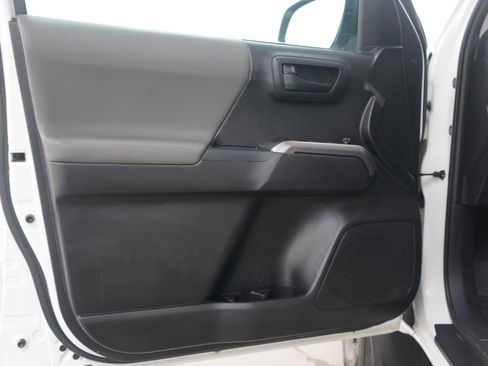 Used 2020 Toyota Tacoma SR5 image 19