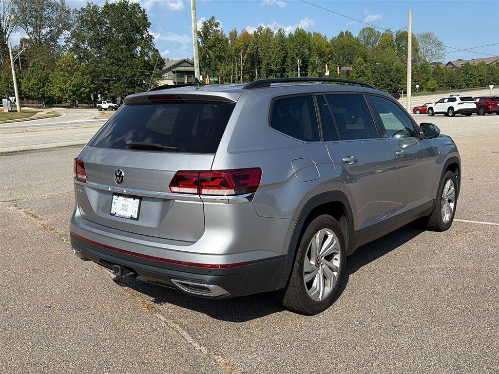 Used 2022 Volkswagen Atlas SE w/ Panoramic Sunroof Package FWD image 3