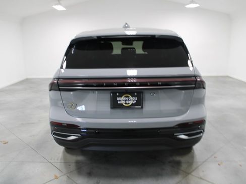 New 2026 Lincoln Nautilus Premier image 7