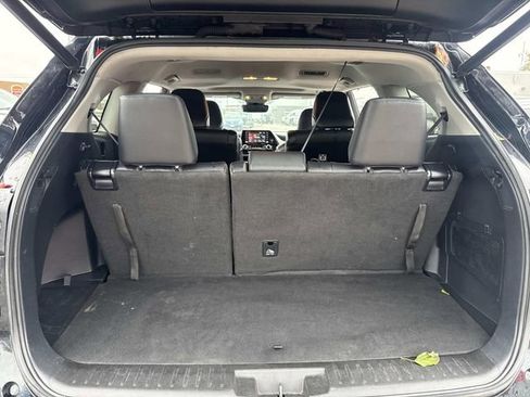 Used 2021 Toyota Highlander XLE image 8