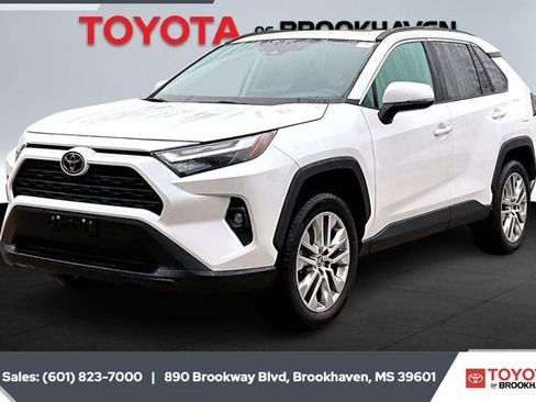 Used 2023 Toyota RAV4 XLE Premium image 1