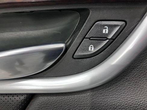 Used 2013 Cadillac XTS Premium image 35