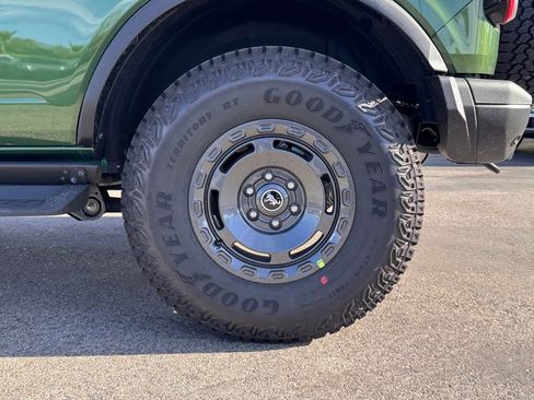 New 2025 Ford Bronco Badlands image 14