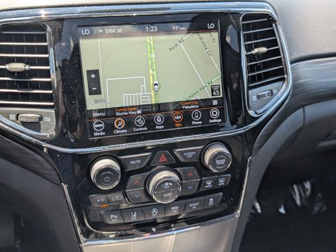 Used 2020 Jeep Grand Cherokee Laredo w/ Quick Order Package 2BN North AWD/4WD image 29