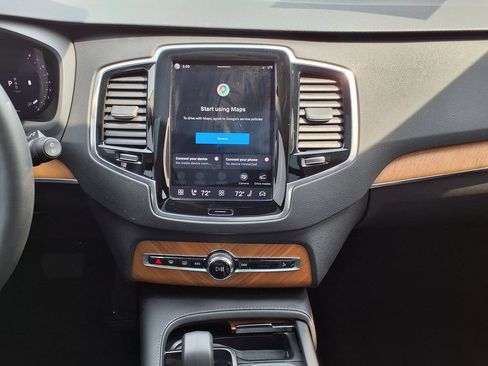 Used 2024 Volvo XC90 B6 Plus AWD/4WD image 32