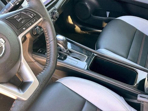 Used 2021 Nissan Kicks SR w/ SR Premium Package image 15