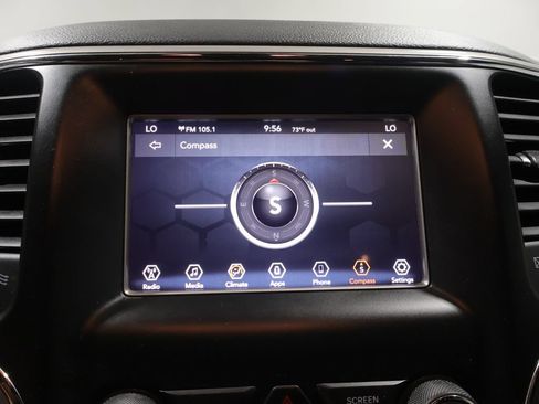 Used 2019 Jeep Grand Cherokee Laredo AWD/4WD image 27