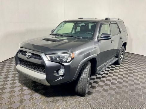Used 2018 Toyota 4Runner TRD Off-Road AWD/4WD image 11