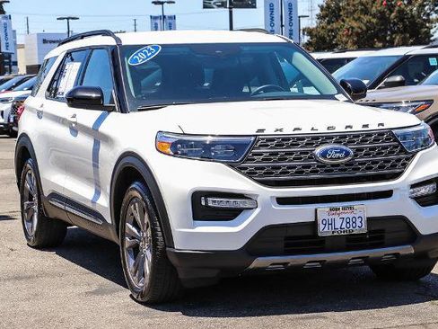 Certified 2023 Ford Explorer XLT w/ Equipment Group 202A RWD image 3