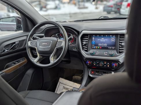 Used 2021 GMC Acadia SLE image 14